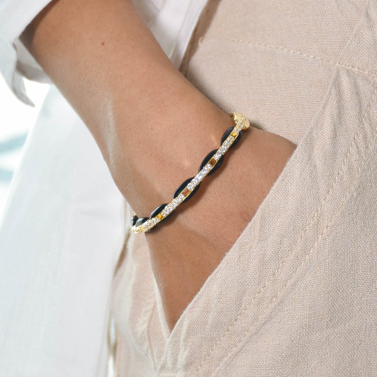 Interlinked Rhinestone Bangle - Upakarnaproduct_type