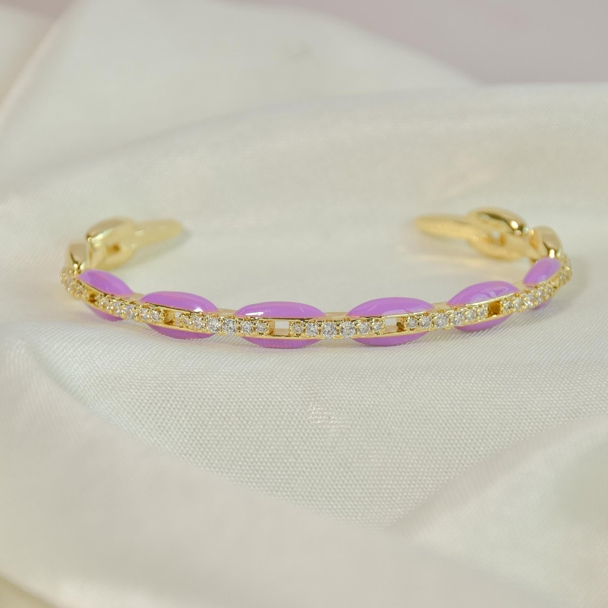 Interlinked Rhinestone Bangle - Upakarnaproduct_type