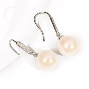 Luminance Pearl Dangler Earring