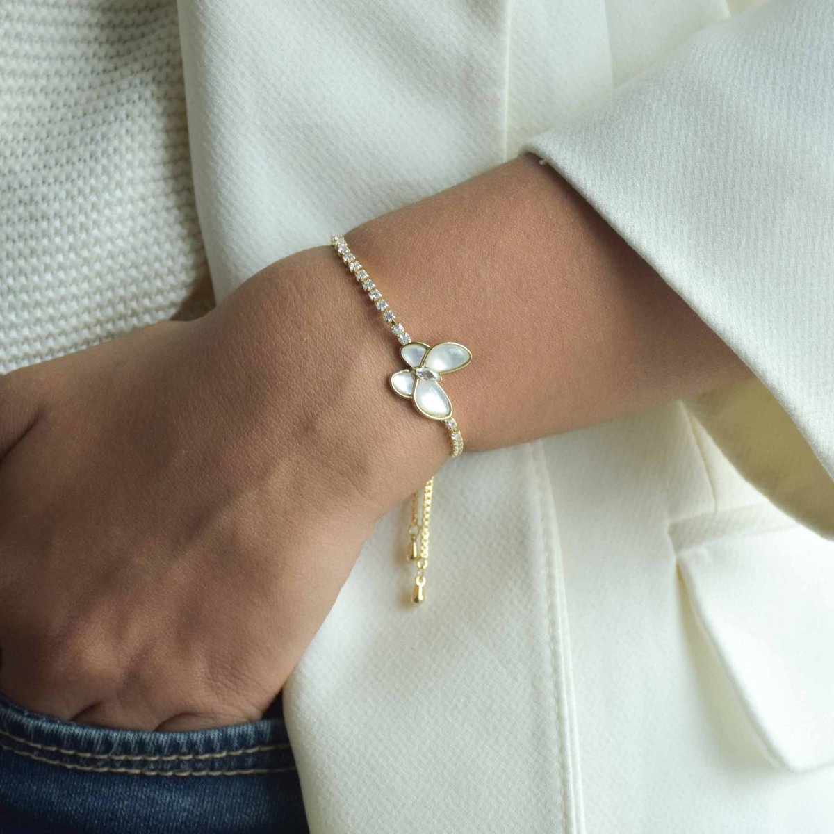 Mother of Pearl Butterfly Bracelet - Upakarnaproduct_type