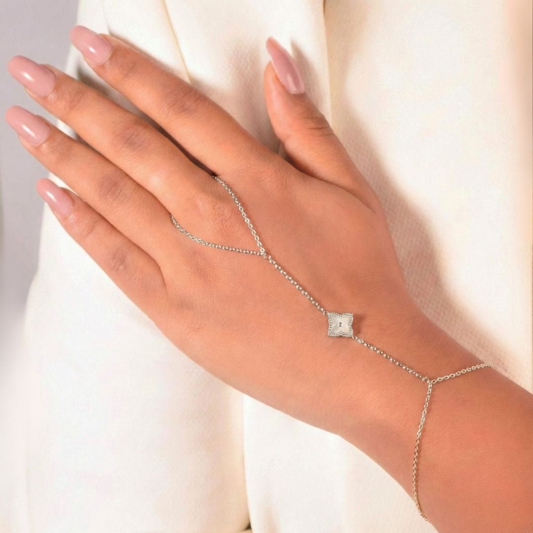 Mystical Clover Bracelet - Upakarnaproduct_type
