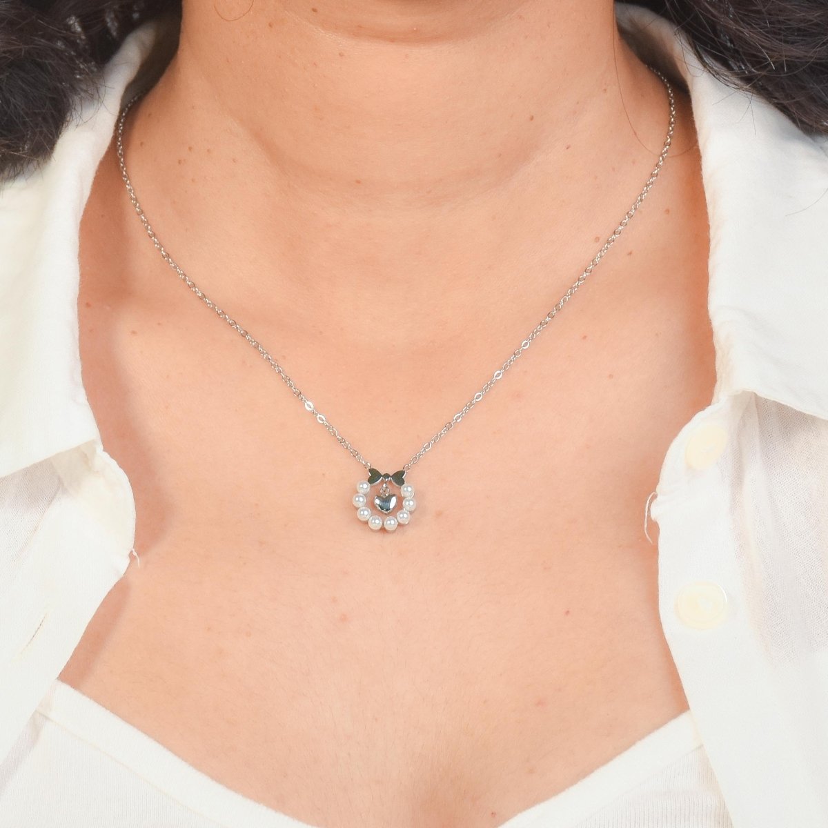 Pearl Bow Necklace - Upakarnaproduct_type