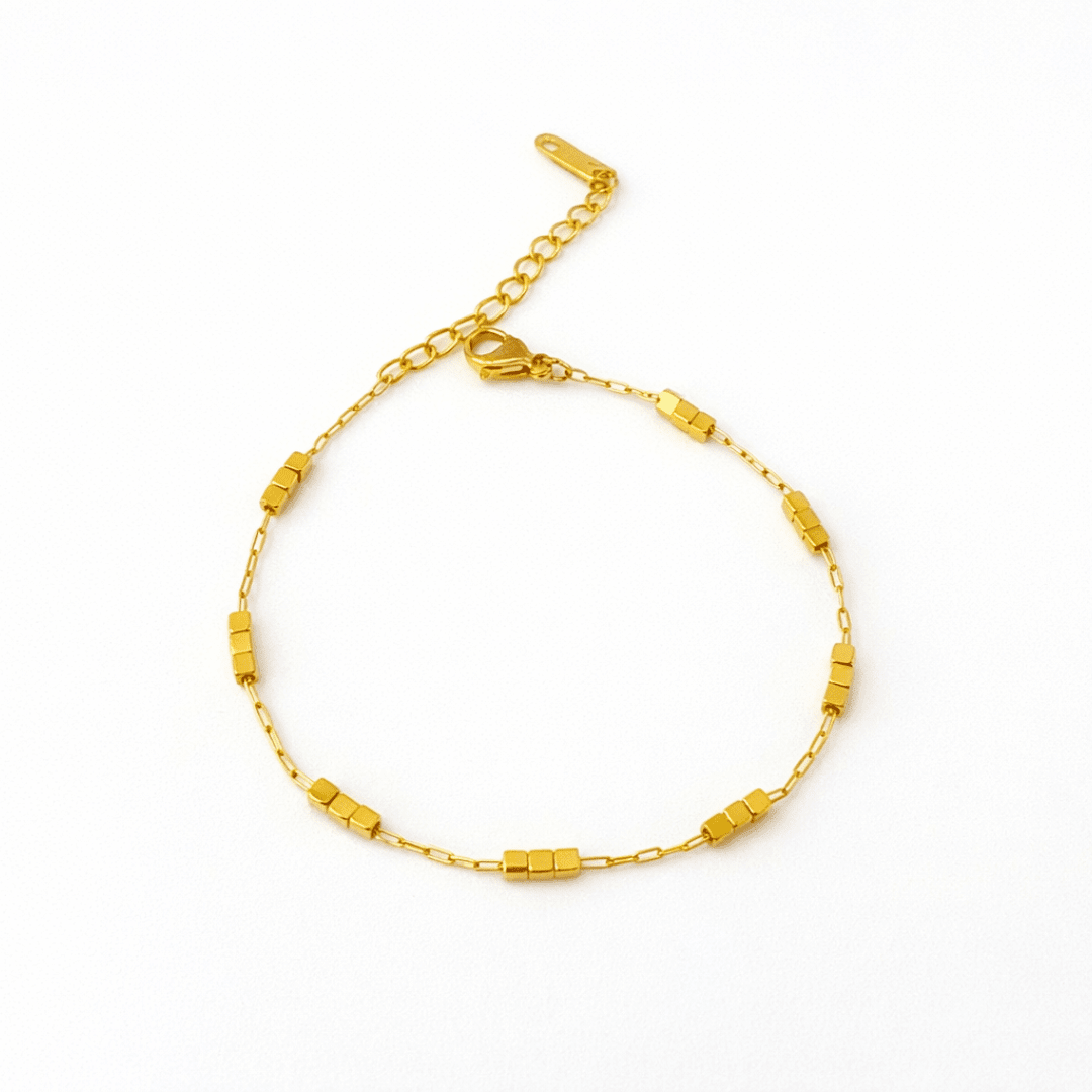 Petite Pixel Bracelet - Upakarnaproduct_type