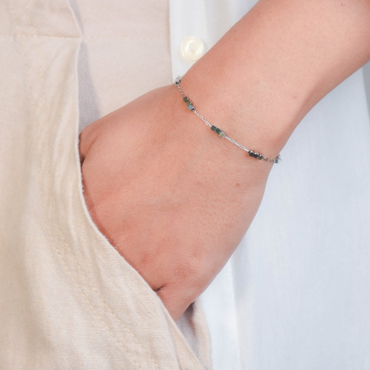 Petite Pixel Bracelet - Upakarnaproduct_type