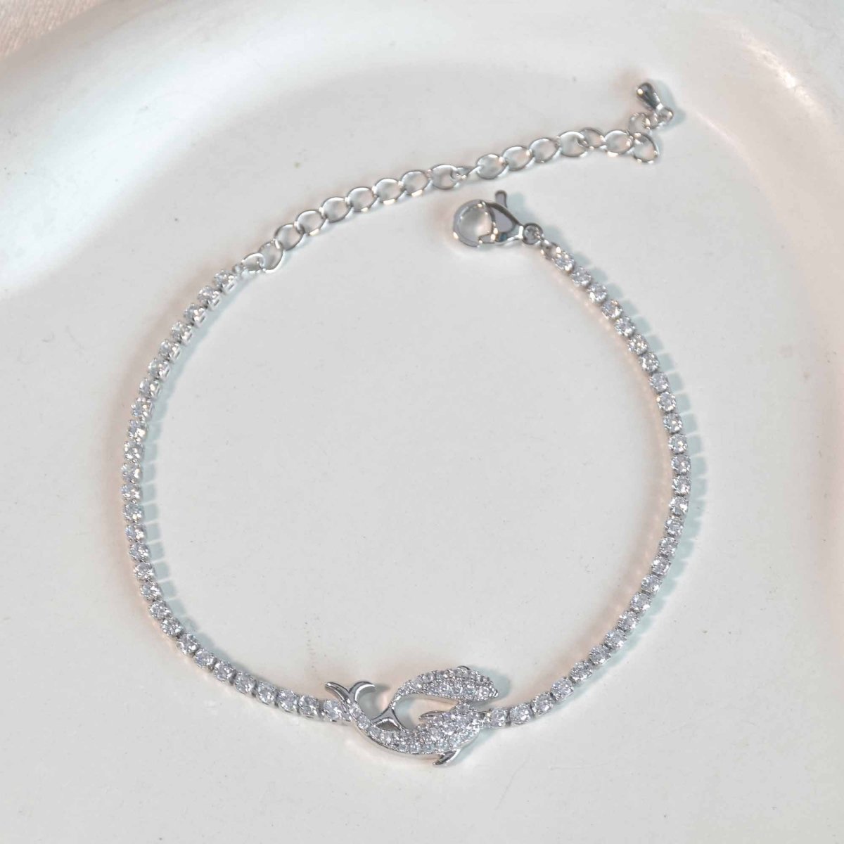 Silver Dolphin Bracelet - Upakarnaproduct_type