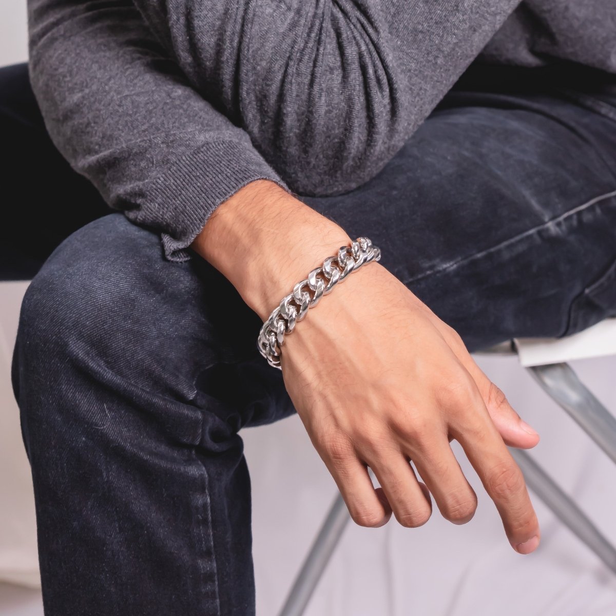 Silver Men Curb Chain Bracelet - Upakarnaproduct_type