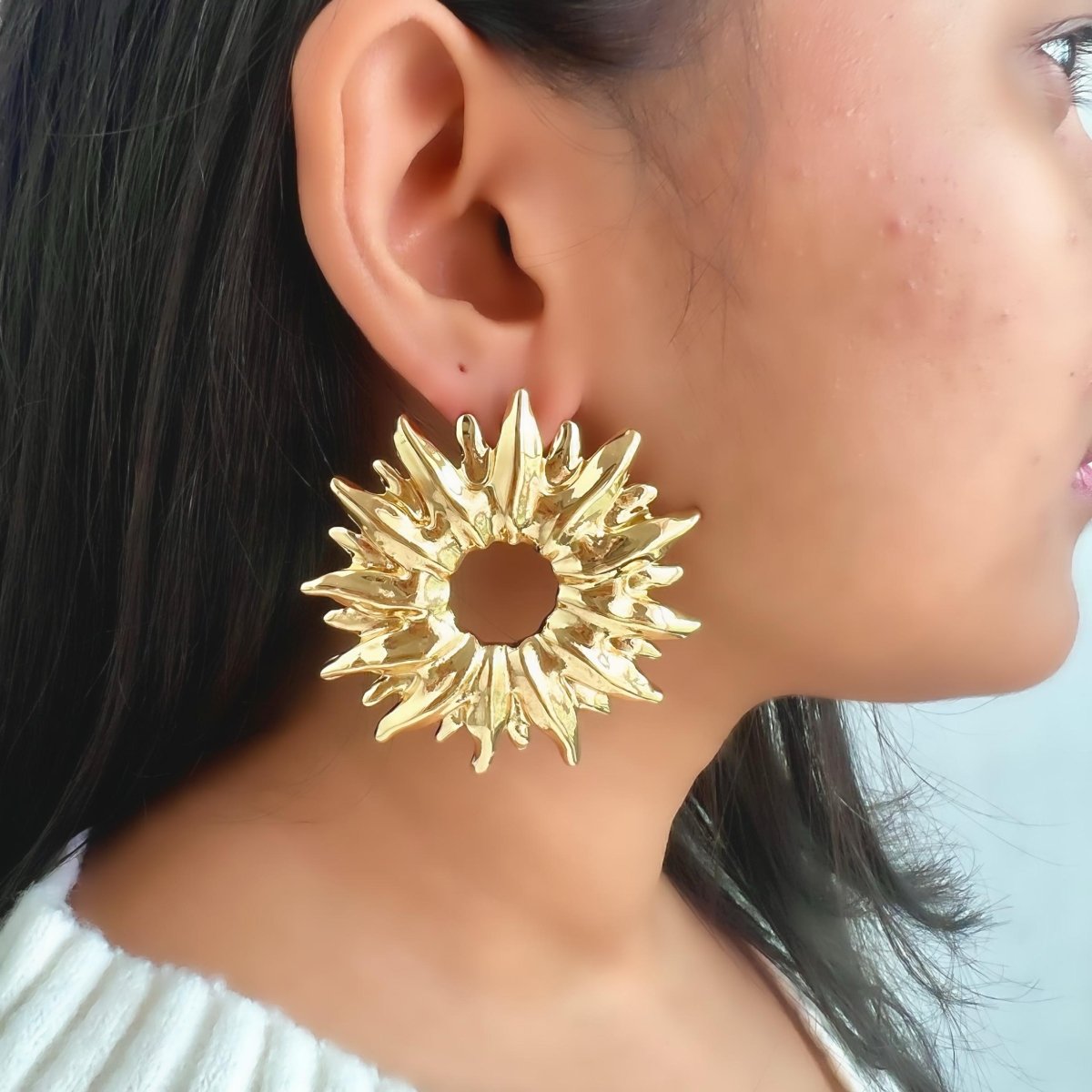 Sleek Chakra Earrings - Upakarnaproduct_type