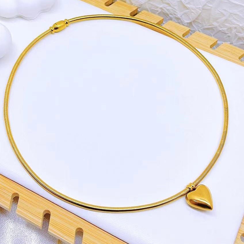 Sleek Heart Necklace - Upakarnaproduct_type