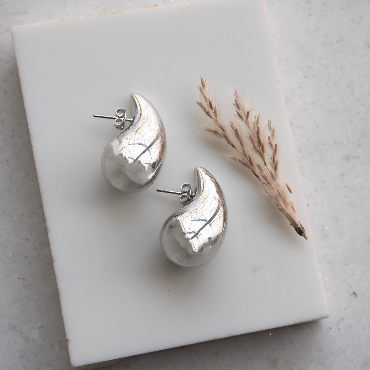 Tear Drop Earrings - Upakarnaproduct_type