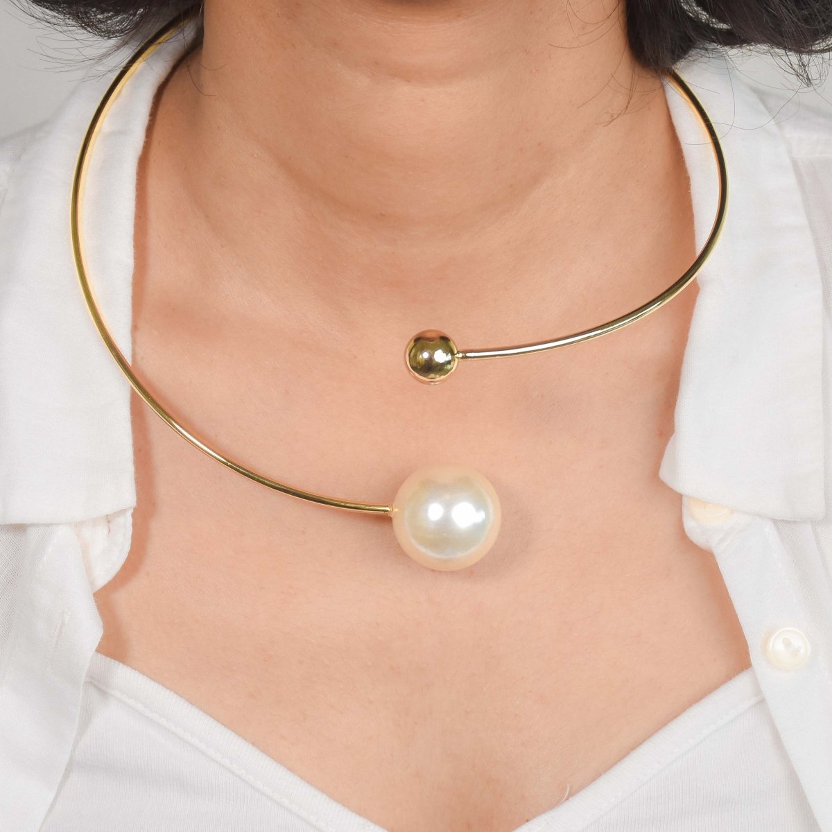 Timeless Pearl Embrace Choker - Upakarnaproduct_type