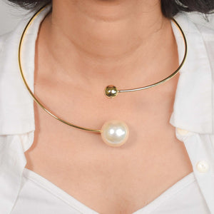 Timeless Pearl Embrace Choker