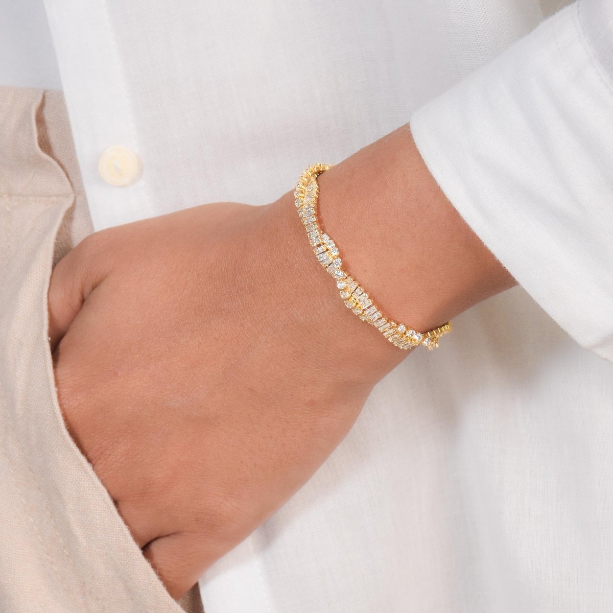 Twisted Tennis Bracelet - Upakarnaproduct_type