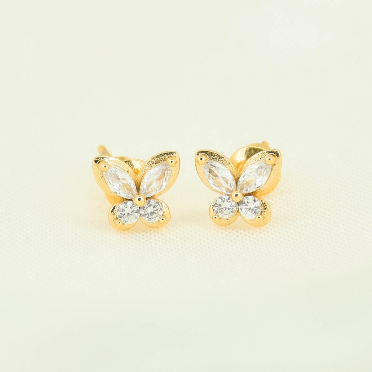 Whimsical Butterfly Necklace Set - Upakarnaproduct_type