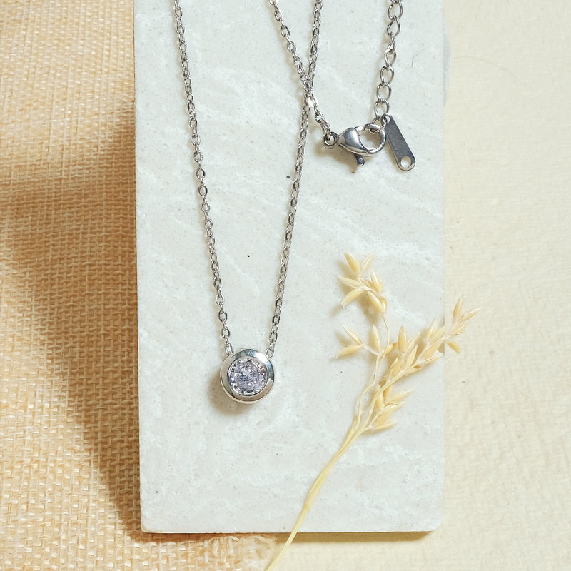 The Delicate Stone Necklace