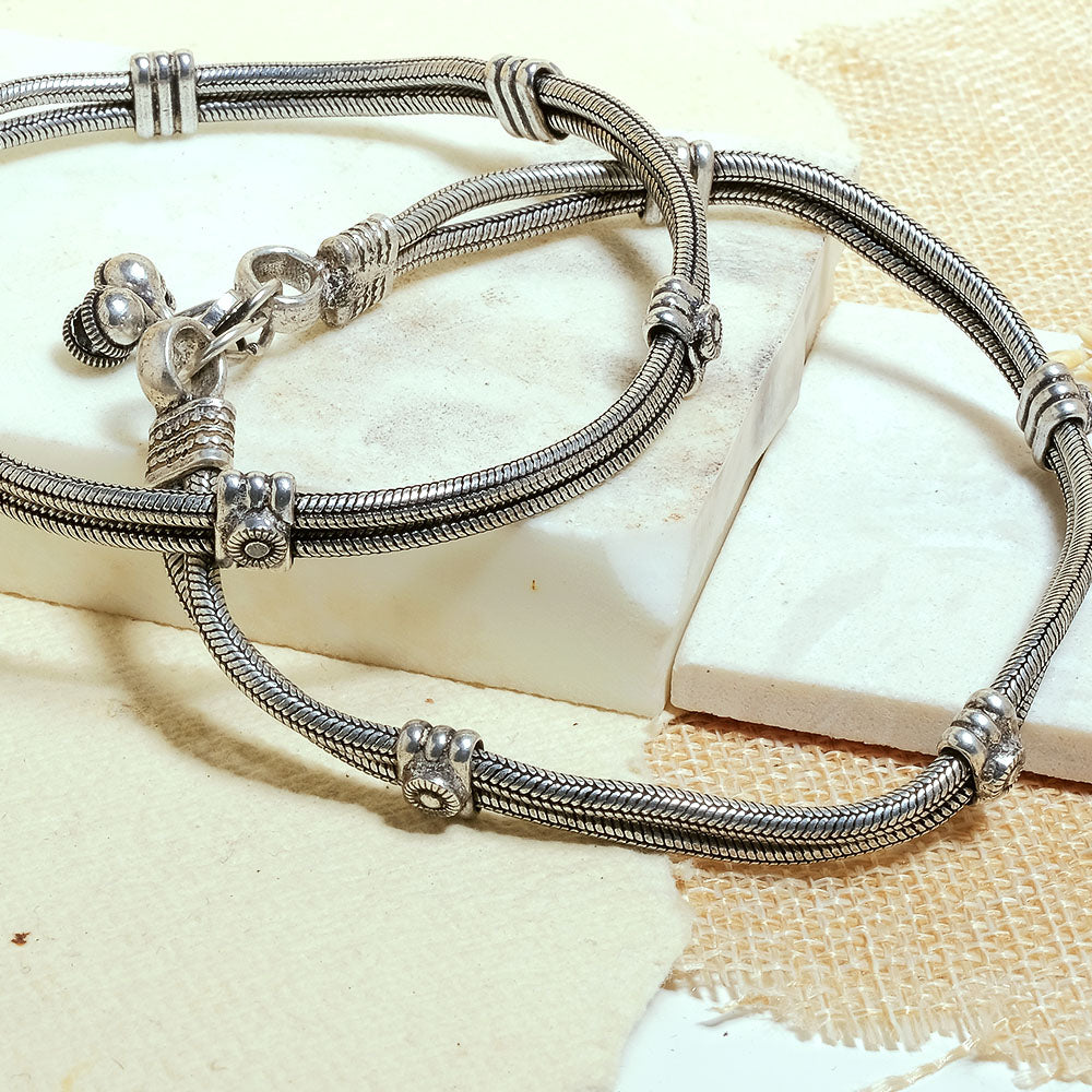 Silver Oxidized Floral Anklet