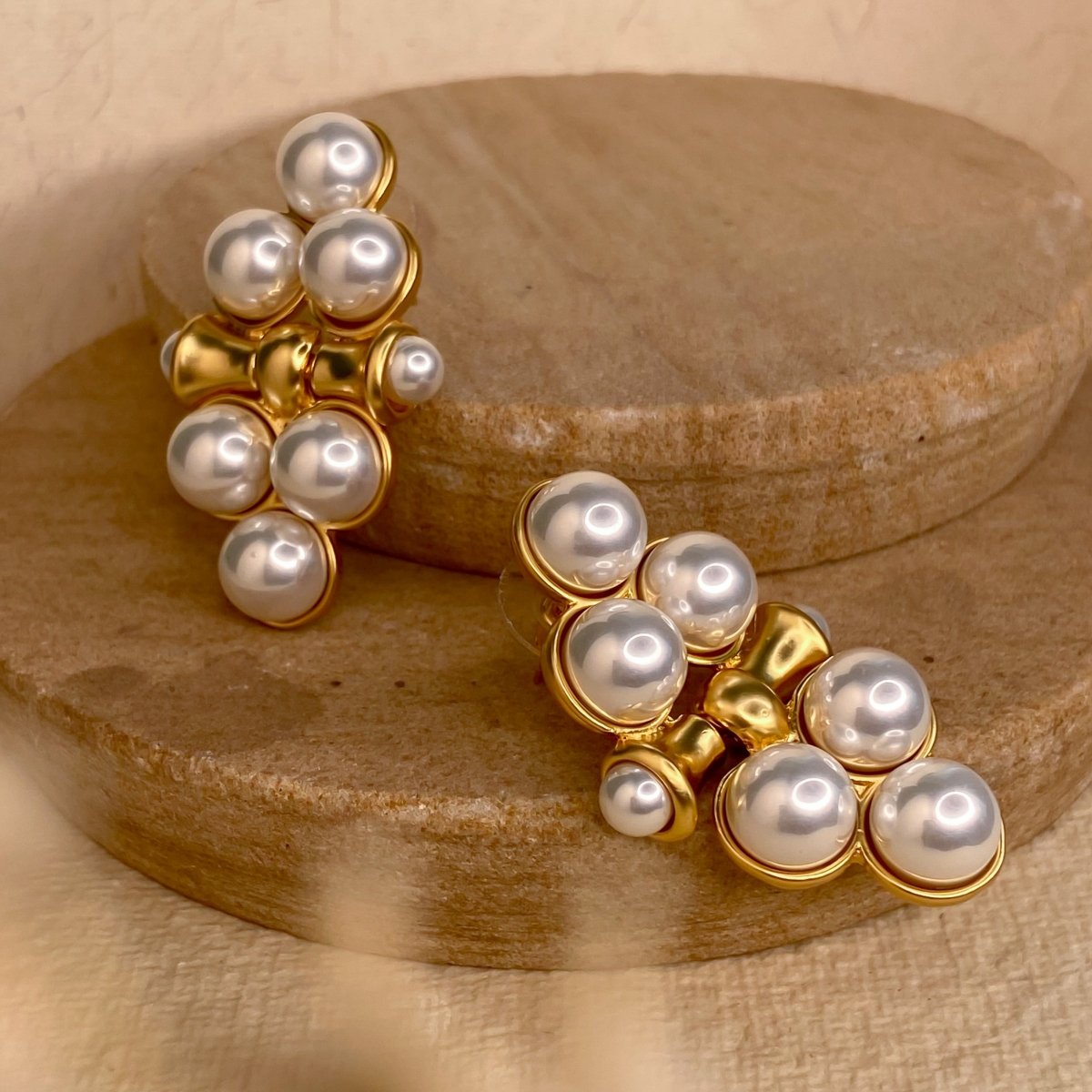 Embellished Pearls Earrings - Upakarnaproduct_type