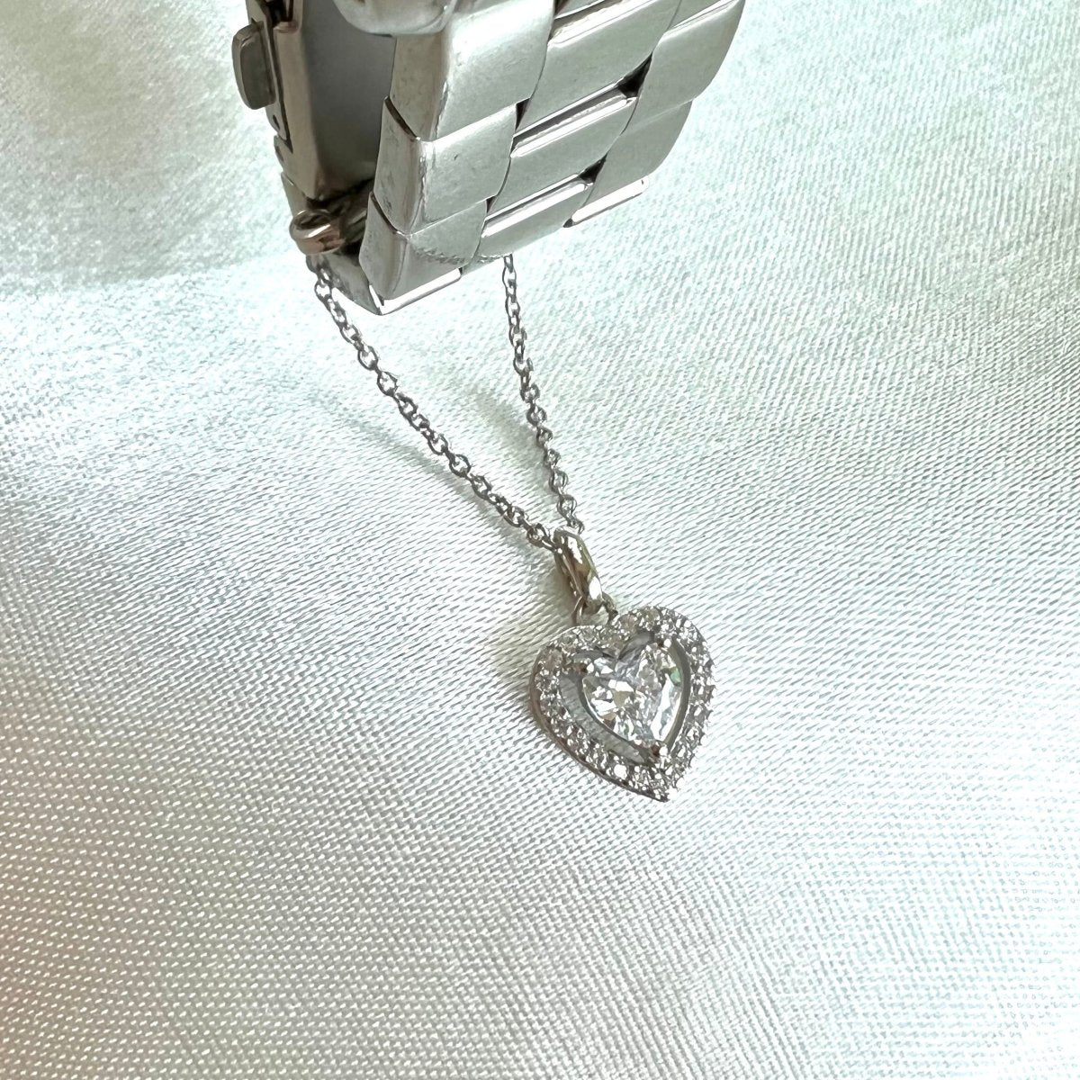 Heart Watch Charm - Upakarnaproduct_type