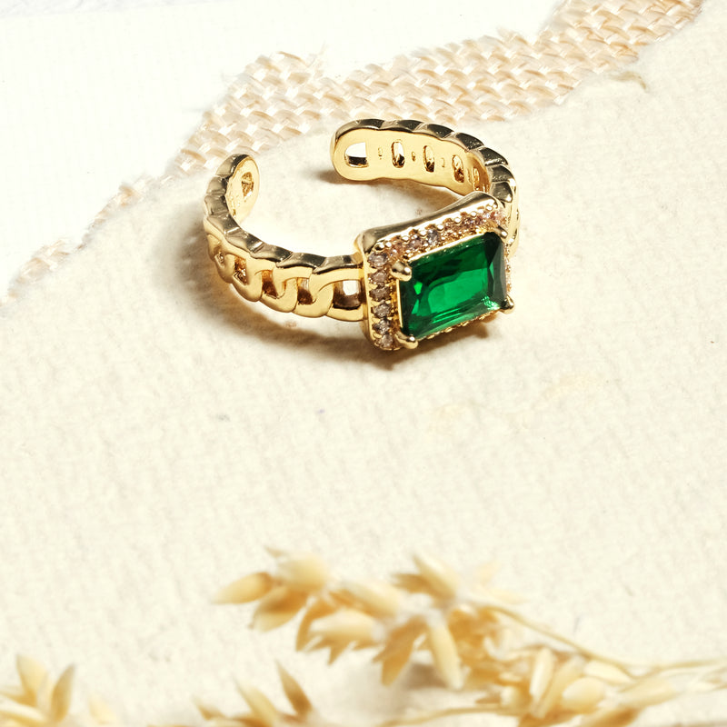 Emerald Stone Ring - Upakarna Jewelry