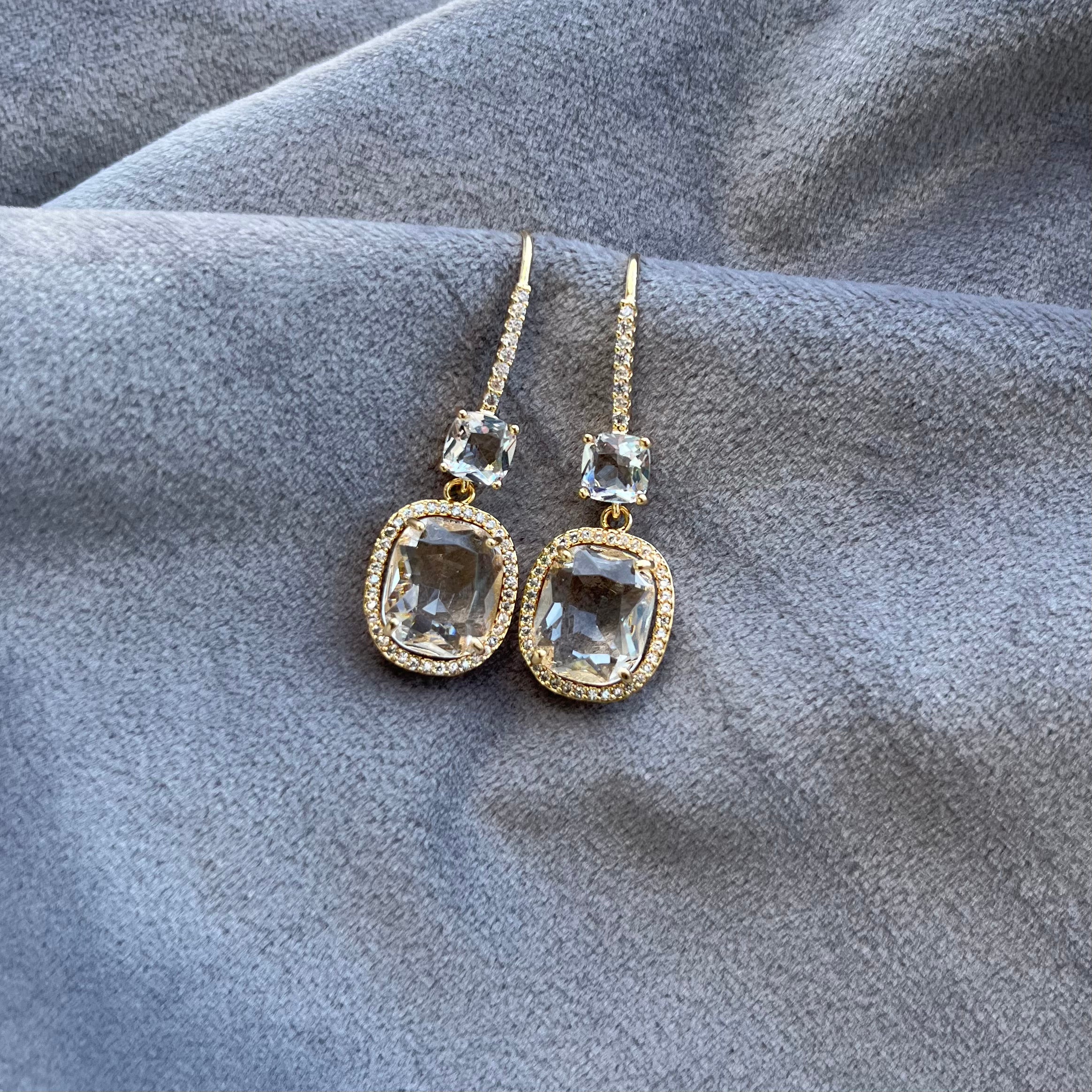 Gold Oval Studded Earrings - Upakarna Jewelry