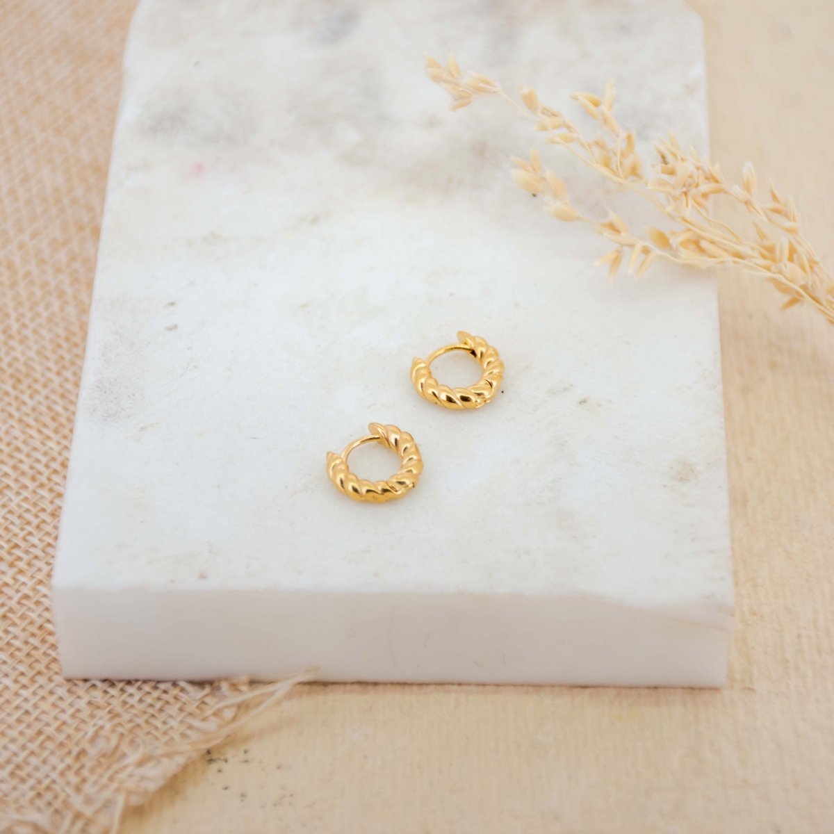 Rope Upper Lobe Hoops - Upakarnaproduct_type